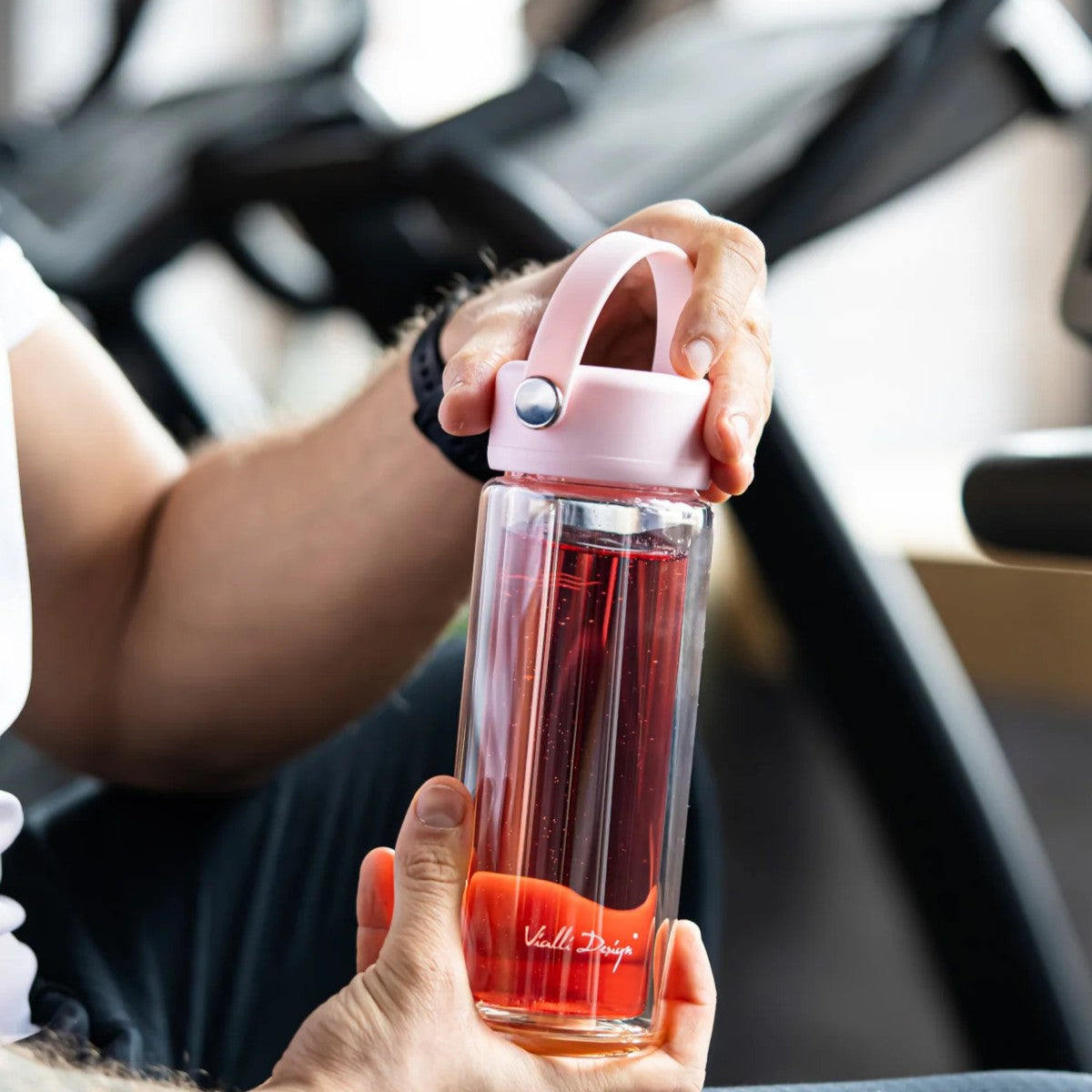 Photo de la bouteille Fuori rose – 350 ml, avec infuseur intégré et double paroi isolante