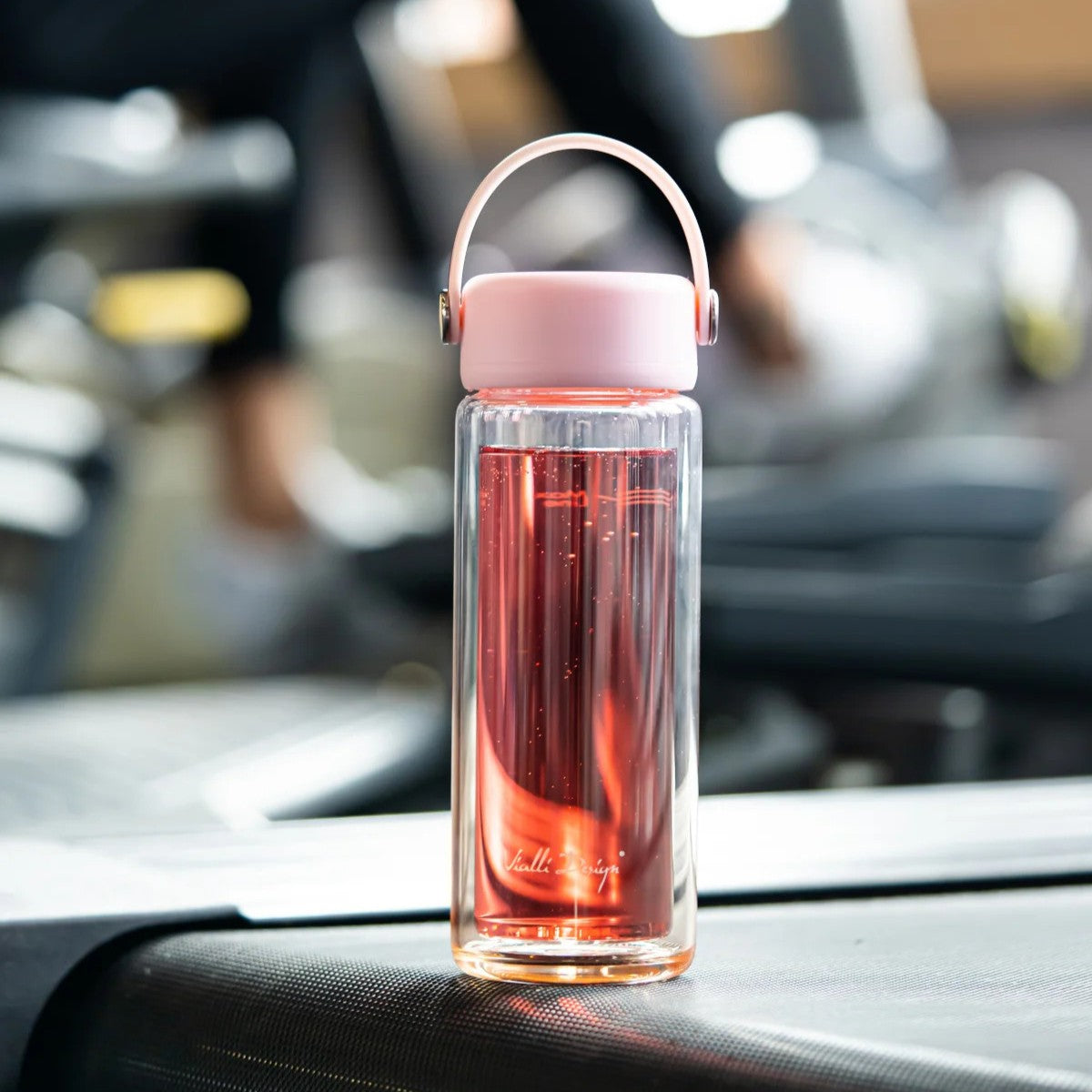 Photo de la bouteille Fuori rose – 350 ml, avec infuseur intégré et double paroi isolante