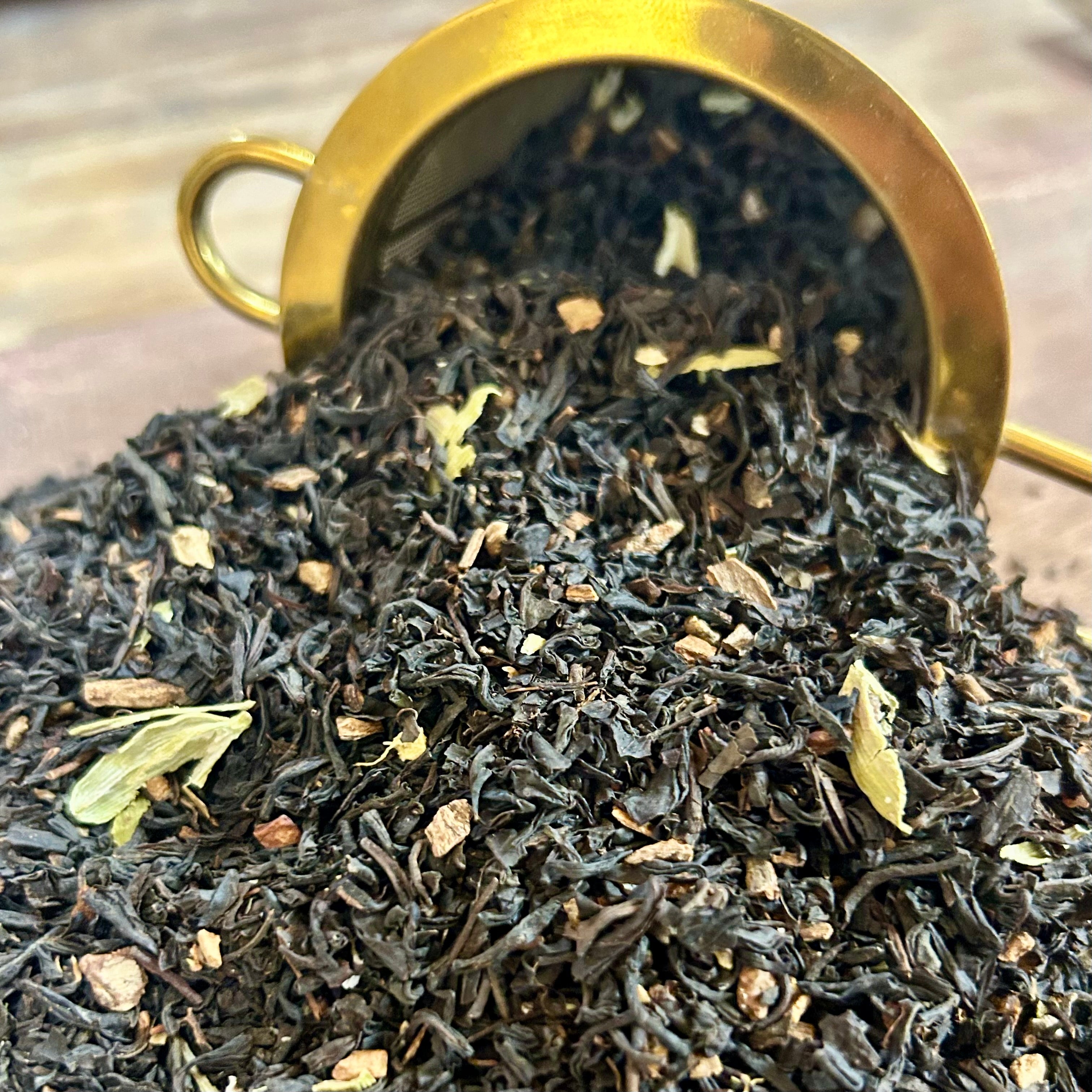 Tchaï Kashmiri Crème – Thé Noir Épicé & Crémeux | Tradition & Saveurs d’Inde