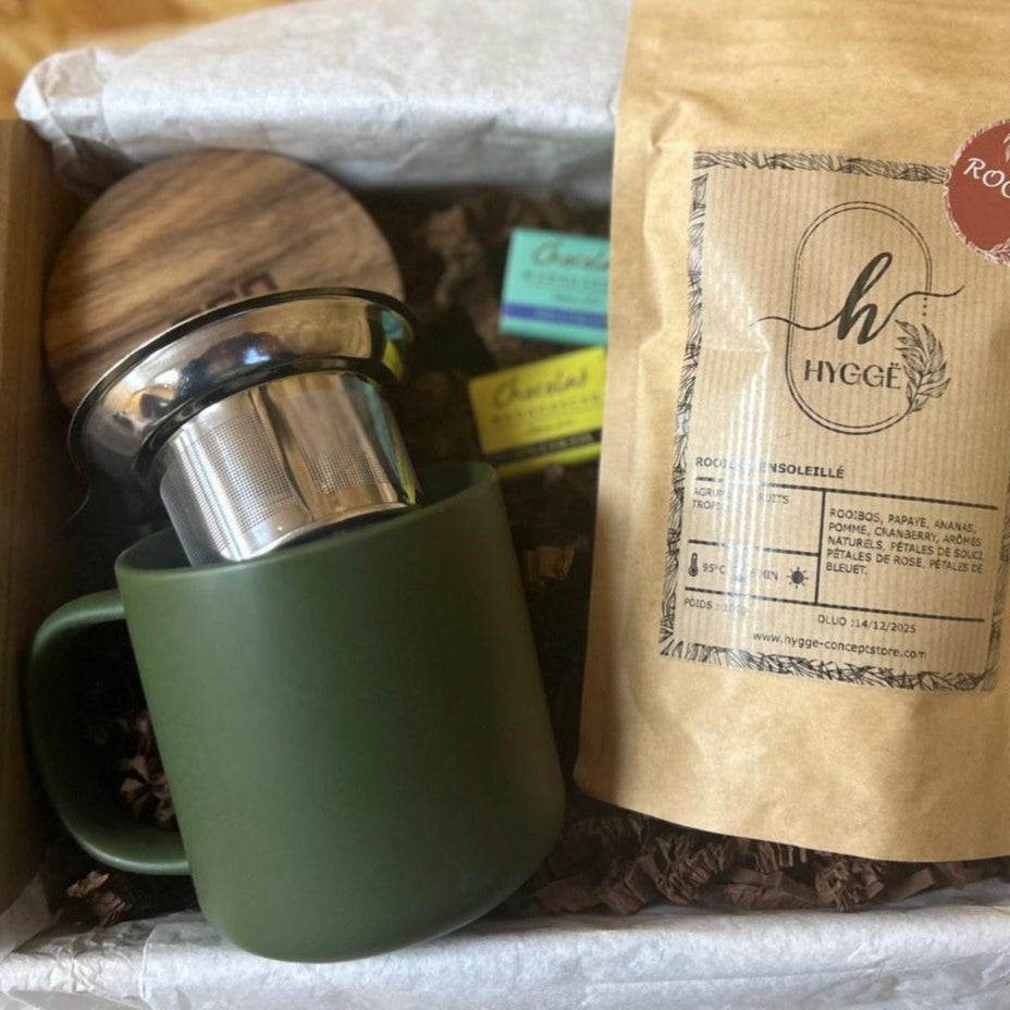 Tisanière OGO Living 300 ml vert kaki incluse dans le Coffret L’Évasion au Naturel.