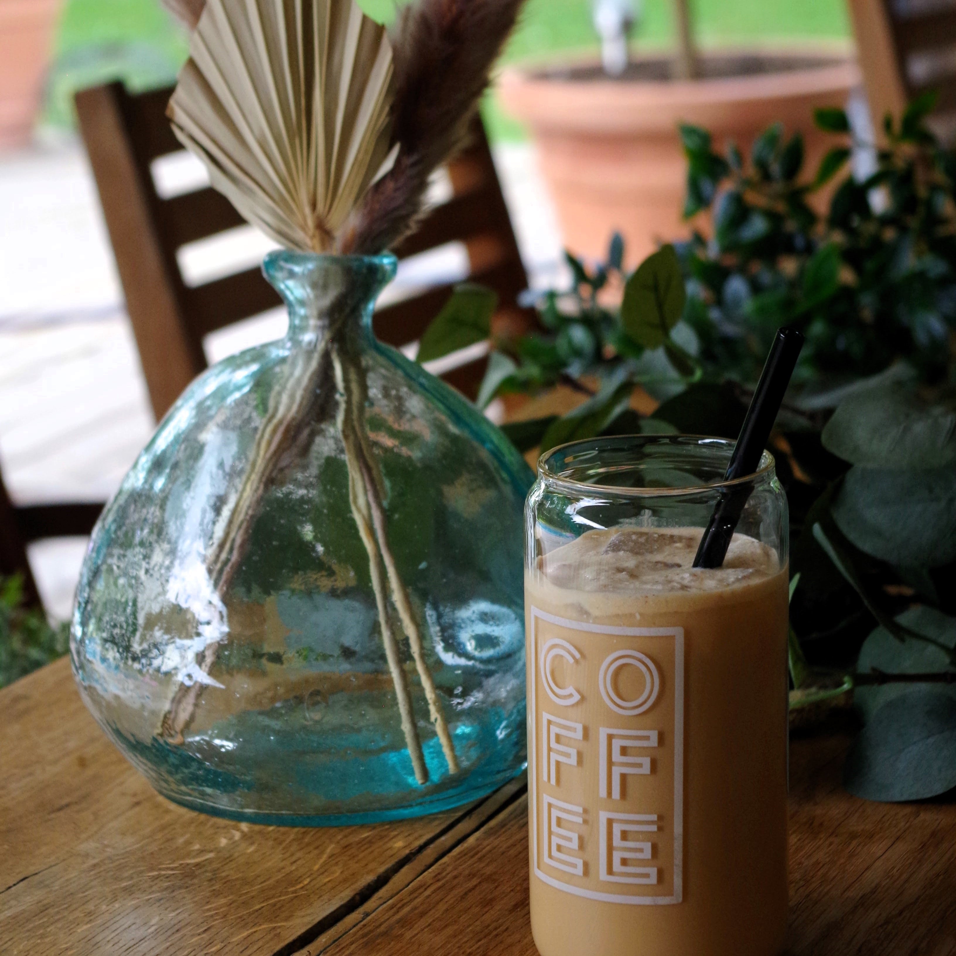 Maxi verre COFFEE 590 ml avec paille en verre