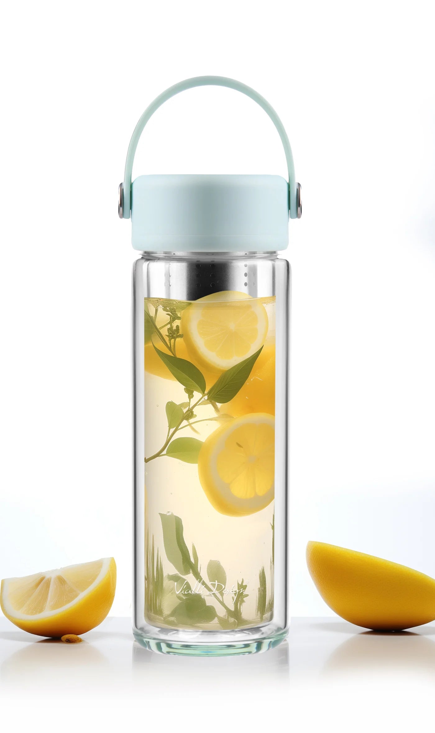 Photo de la bouteille FUORI menthe – Bouteille en verre double paroi avec infuseur 350 ml pour thé et infusions.