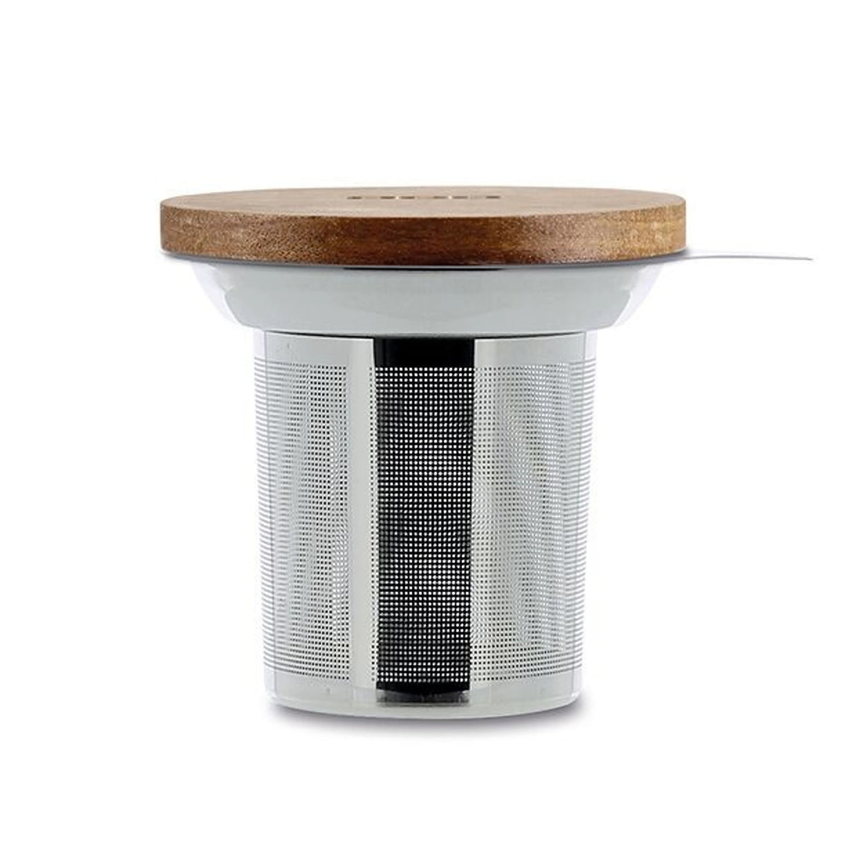Détail du filtre à thé micro-perforé en inox et du couvercle en bois d’acacia JULIET