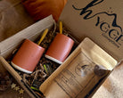 Deux tasses en grès terracotta moucheté 250 ml du Coffret L’Instant Partagé.