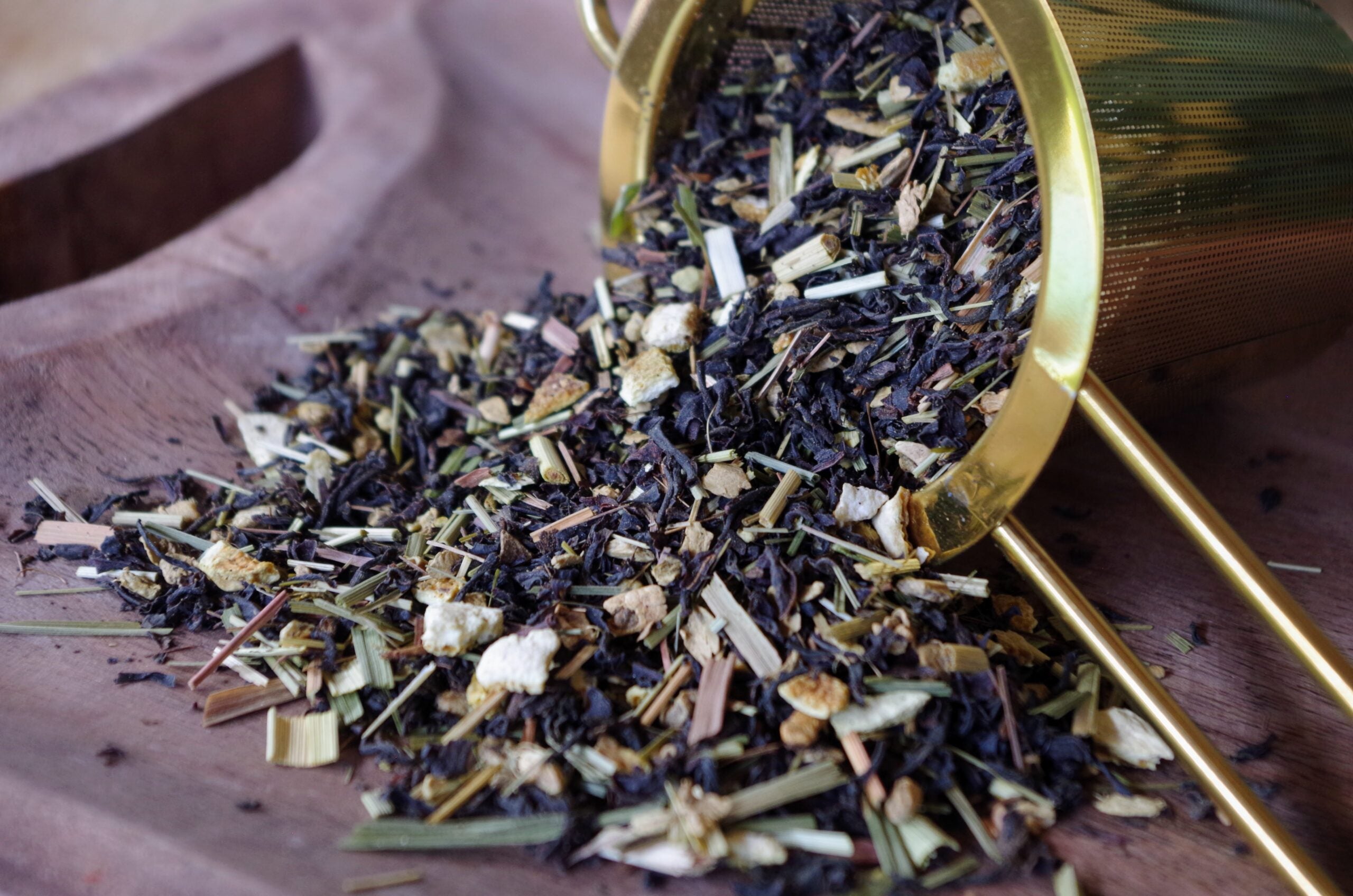 Photo du thé Zest’ Citronné BIO – Thé noir citron vert & gingembre, bio et rafraîchissant.